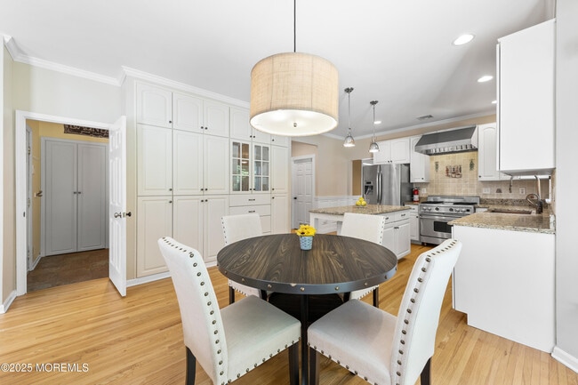 Building Photo - 13 Victorian Woods Dr