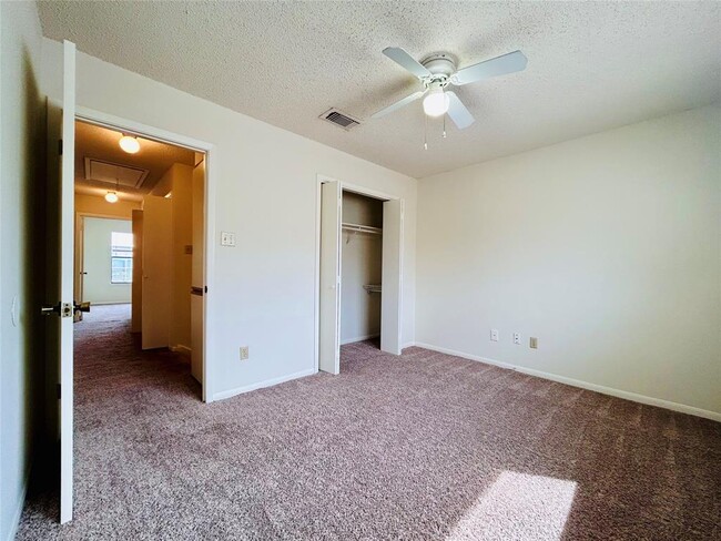 Building Photo - 8904 Schick Rd