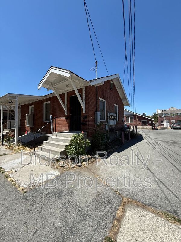 Building Photo - 56 1/2 S. Wells Avenue