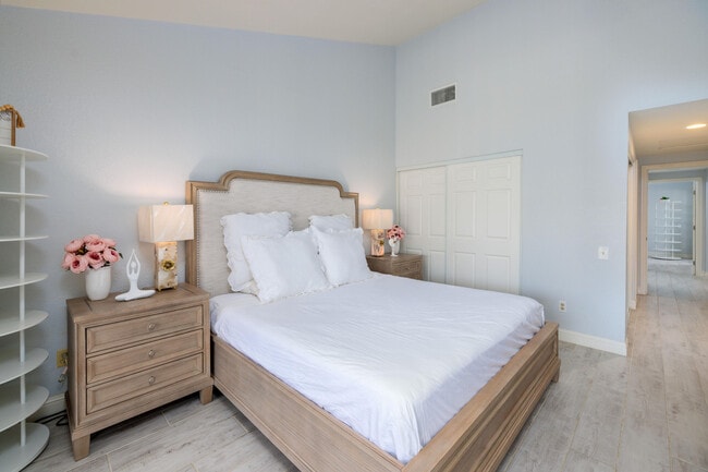 Building Photo - 79602 Ave 42