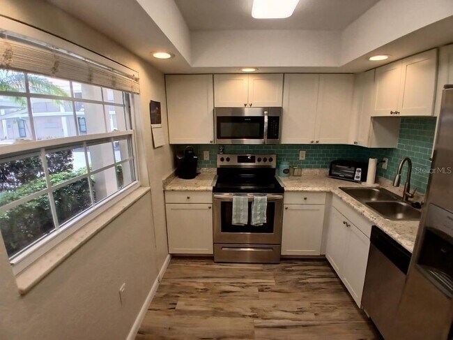 Building Photo - 10350 Imperial Point Dr W