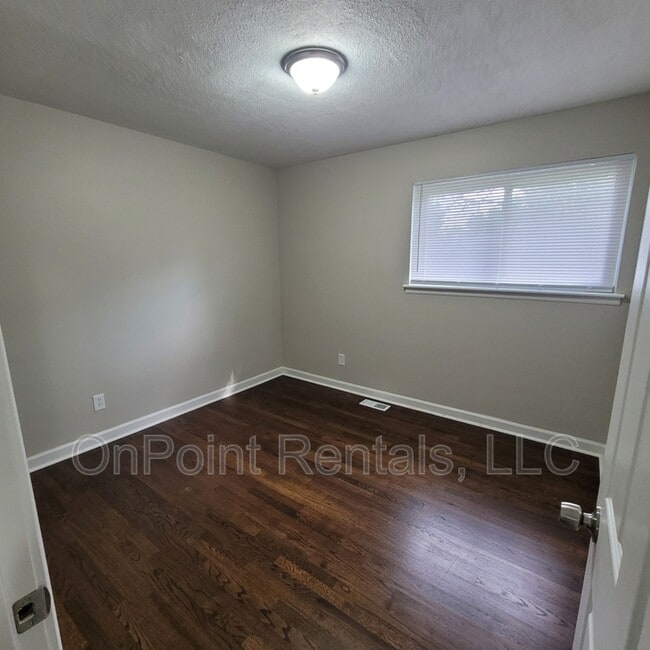 Building Photo - 30816 Grandview Ave