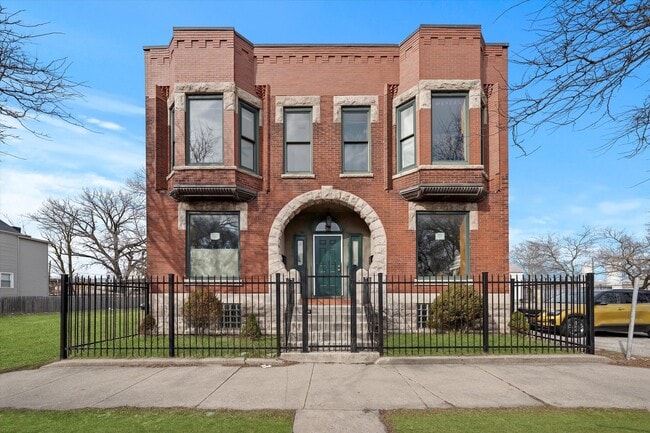 Primary Photo - 716 W 51st St