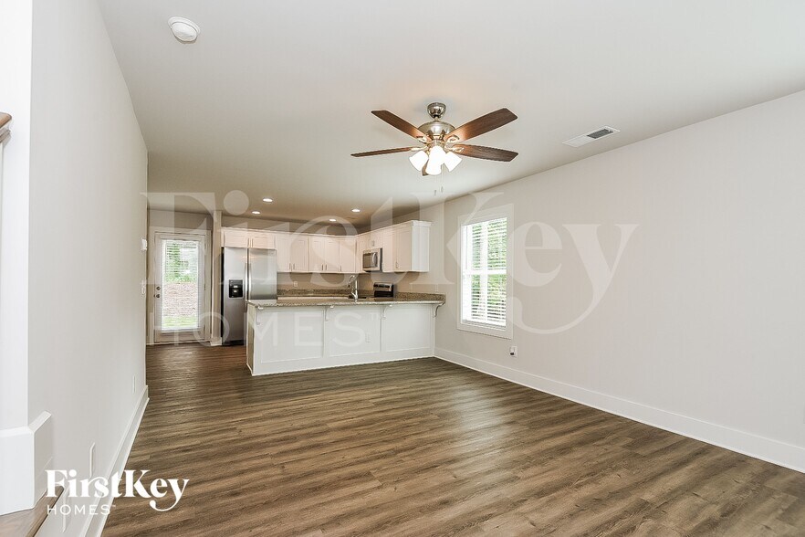 Building Photo - 6955 Overton Cir