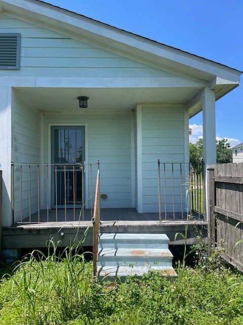 Building Photo - 1723 Lizardi St