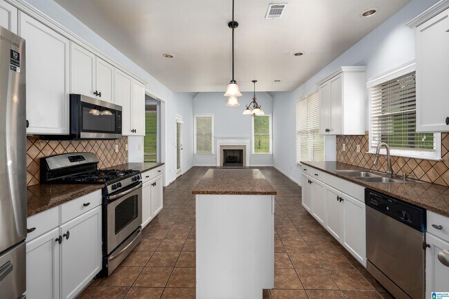 Building Photo - 2217 Chalybe Dr