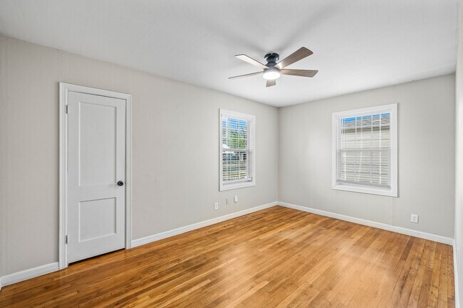 Building Photo - Wonderful 2/1 in Central Lubbock!