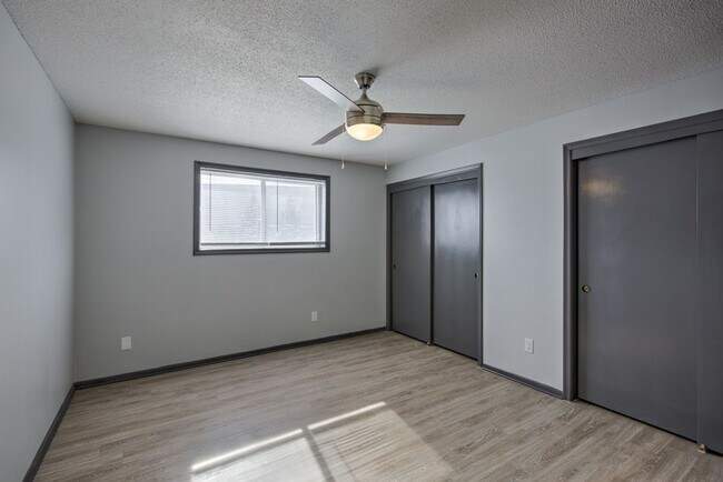 Building Photo - 121st and Dodge Expressway - freshly remod...