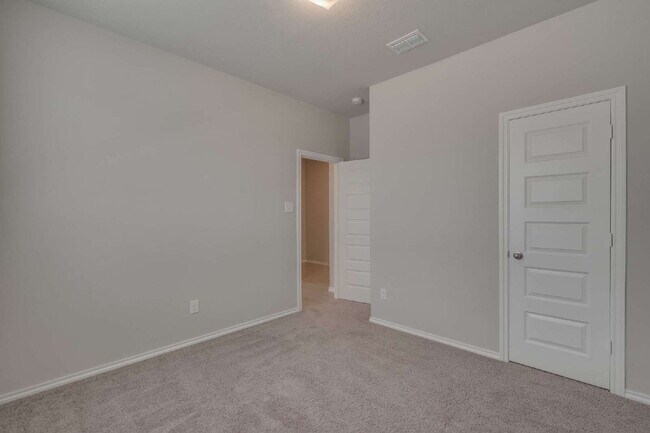 Building Photo - Charming 4-Bedroom Home in Eagle Mountain-...