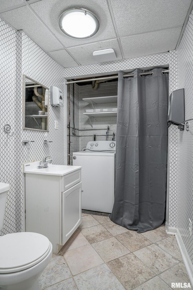 Building Photo - 2530 Saint John Ct