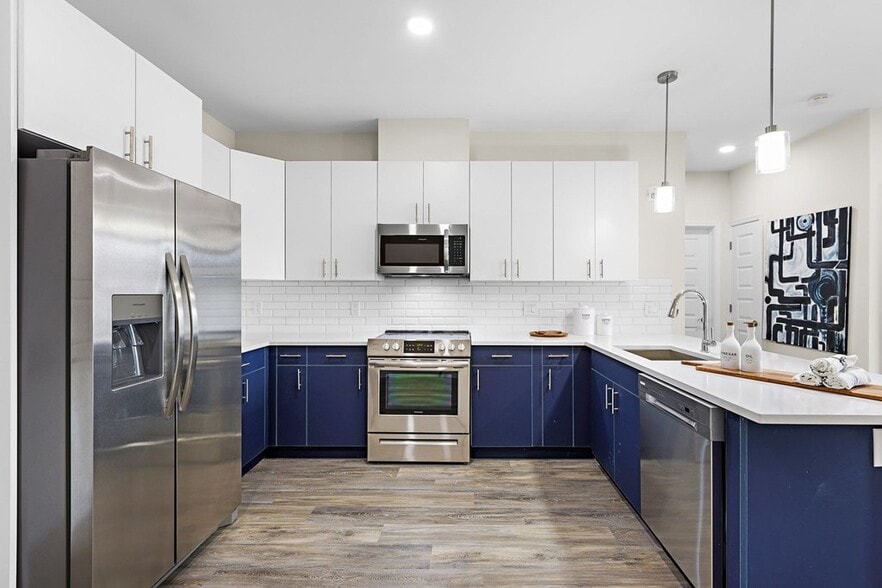 Building Photo - 9 Clark St