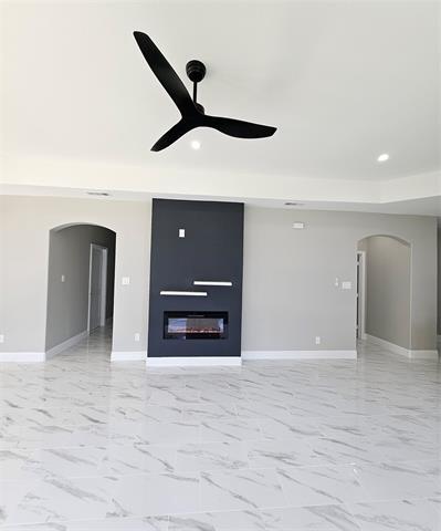 Building Photo - 202 E 1st N St