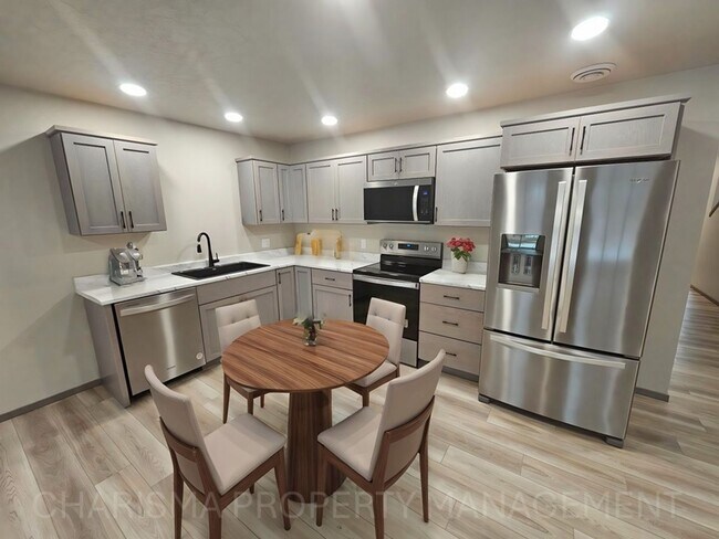 Building Photo - Dell Rapids Twin Homes