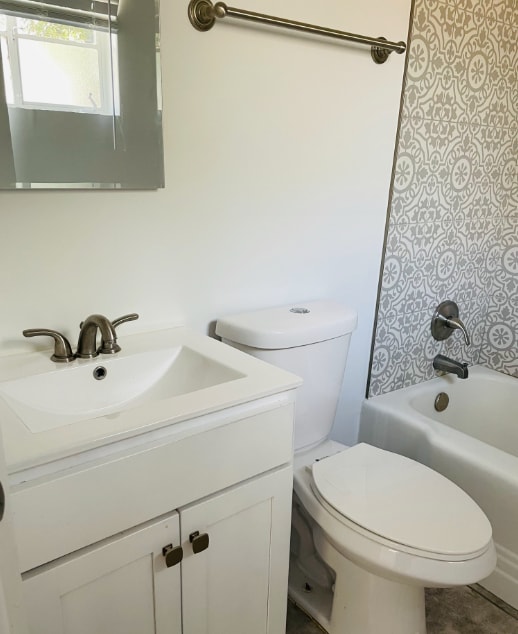 Building Photo - Expansive Elegant and Modern Stunning 3 Bedroom 2 Bath Townhome