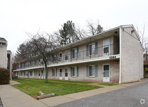 Building Photo - Clyde Crossings