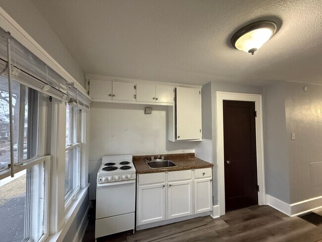 Building Photo - 3718 S Wayne Ave