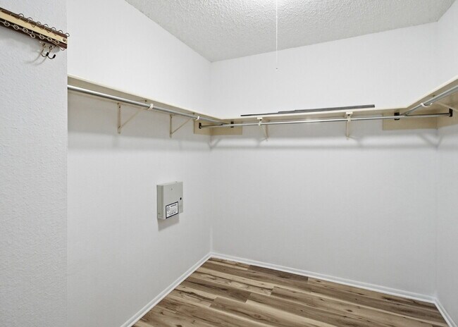 Building Photo - "Charming 3-Bed in Schertz with Spacious 2246 Sq Ft Layout!"