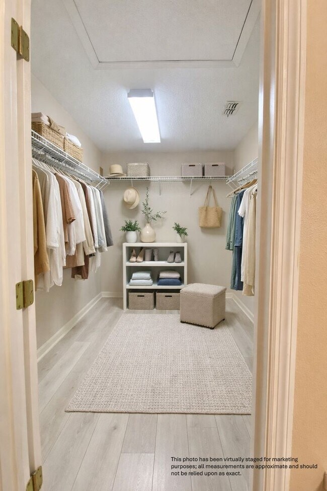 Building Photo - Beautiful 4 bedroom 2.5 bath at Remington gated community in Kissimmee