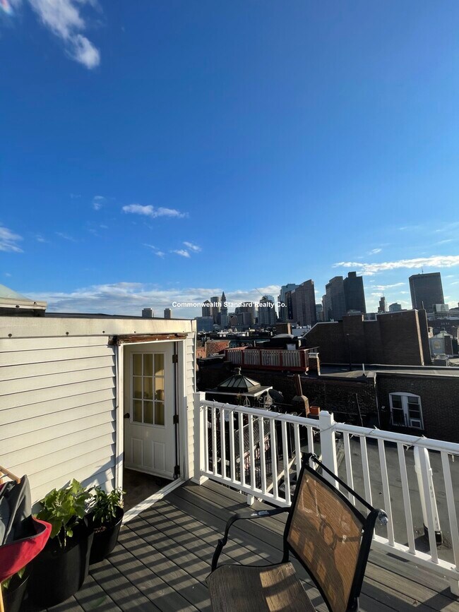 Building Photo - 152 Salem St