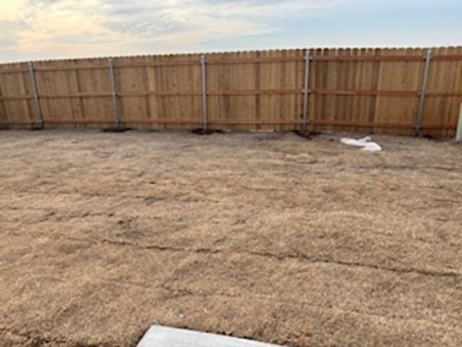 Building Photo - New Home! 1st month free!