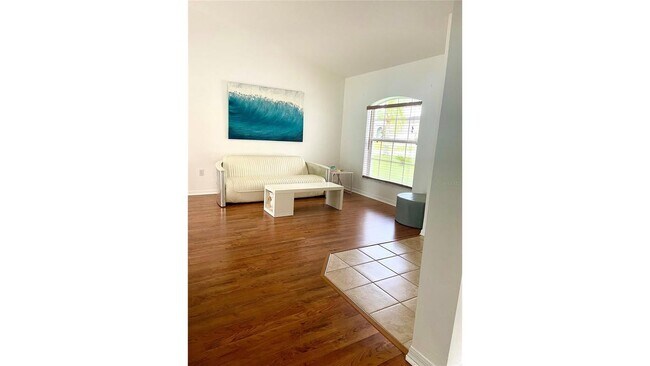 Building Photo - 2 Upland Pl