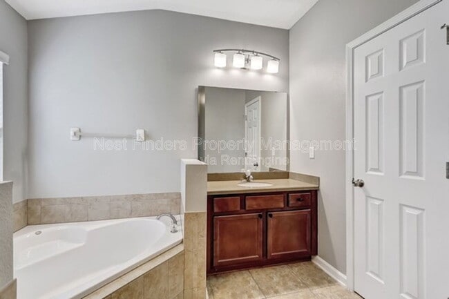 Building Photo - 412 Chattan Way