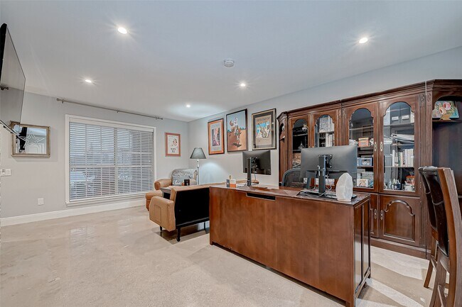 Building Photo - 1860 White Oak Dr