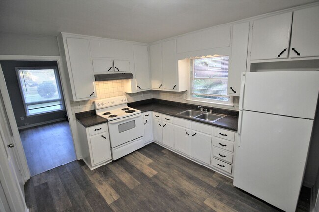 Building Photo - Available For Immediate Move-In!