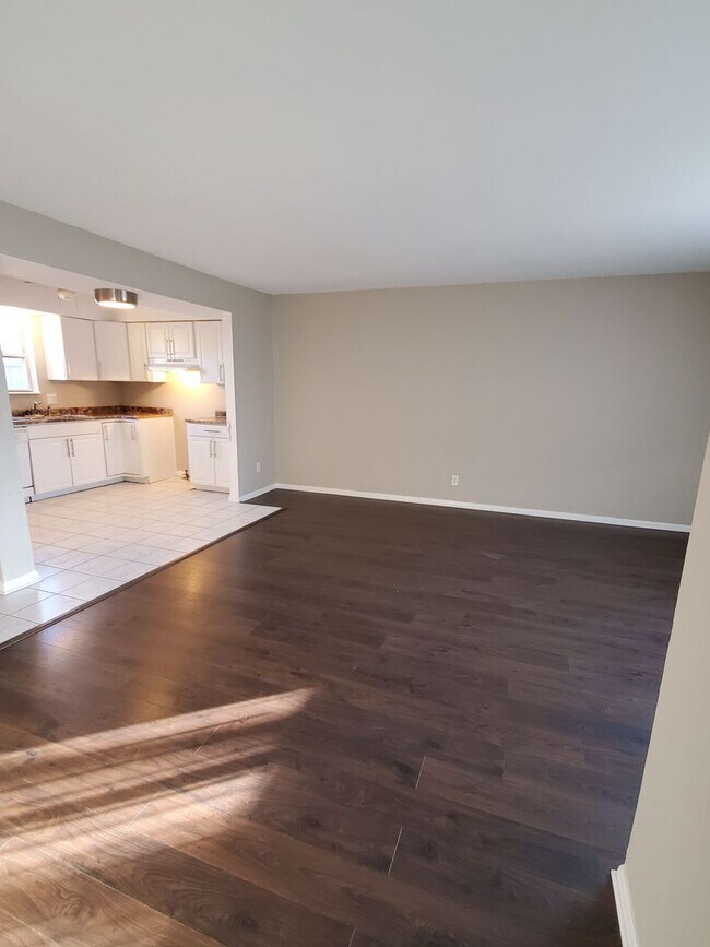 Building Photo - 4 Unit at 3010-3016 85th Street