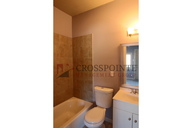 Building Photo - Versatile 2 Bedroom, 2 Bath Duplex-Tour Today!
