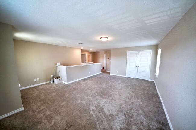 Building Photo - Beautiful 3-Bedroom Home with Flex Space i...