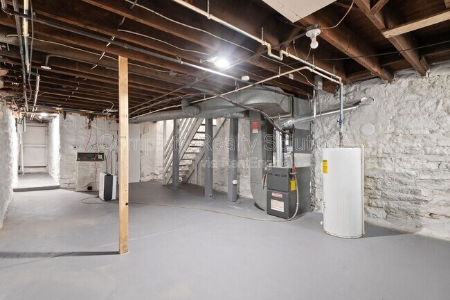 Building Photo - 2913 California Ave