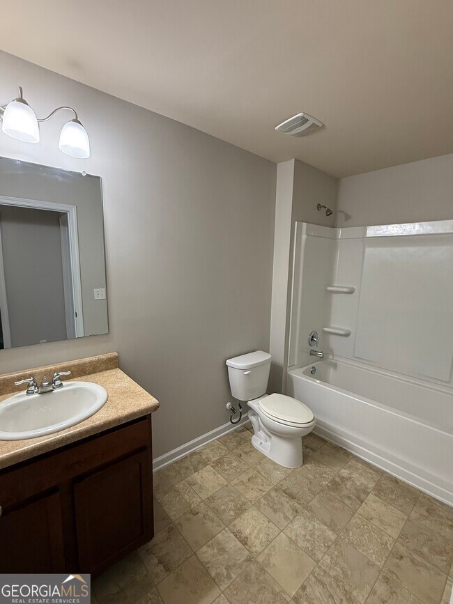 Building Photo - 2937 S Hills