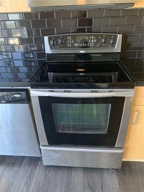 Building Photo - 155 S Court Ave