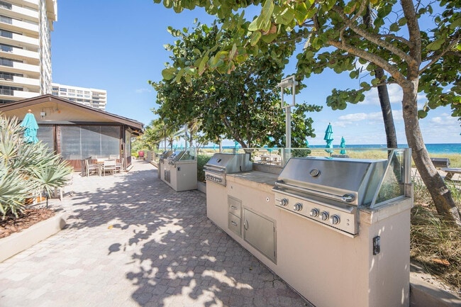 Building Photo - 4900 N Ocean Blvd