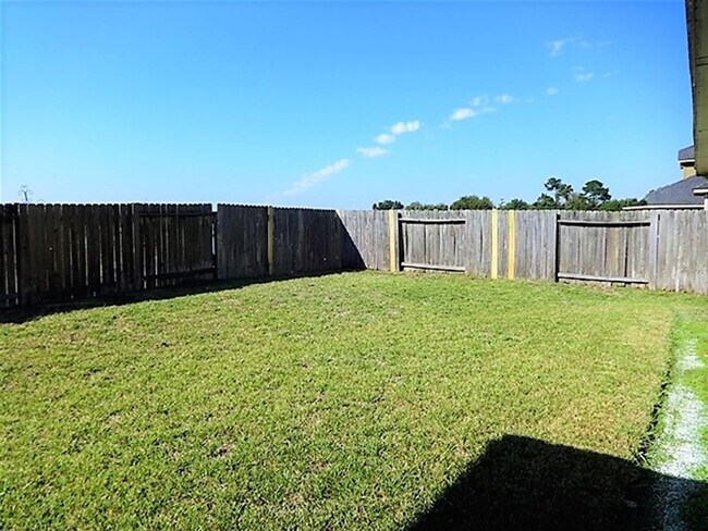 Building Photo - 2420 Avalon Trace Ln