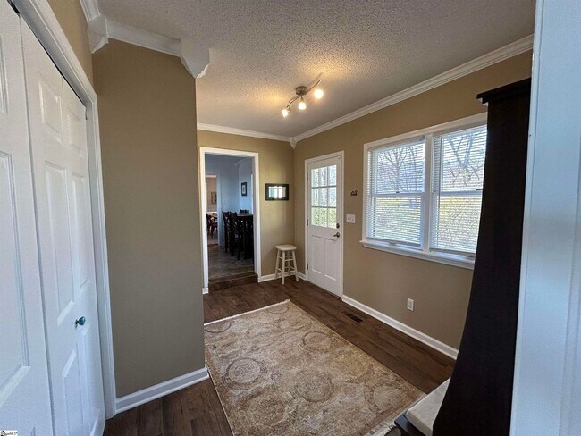 Building Photo - 1671 Hogback Mountain Rd