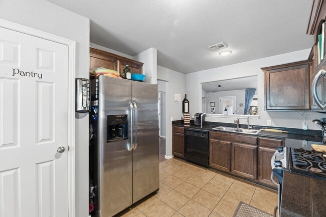 Building Photo - 15208 E 108th Pl N