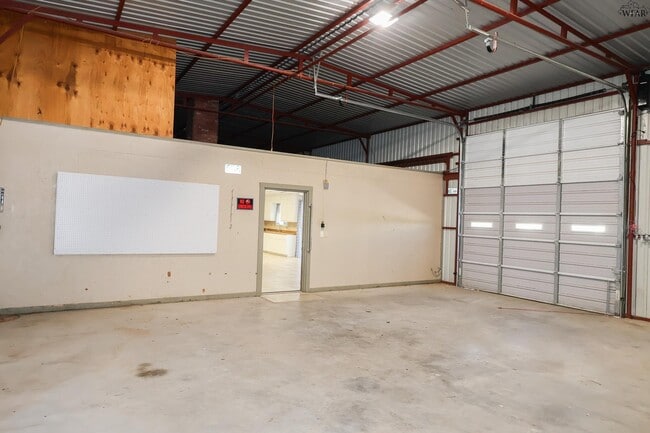Building Photo - 288-288 W Jentsch Rd