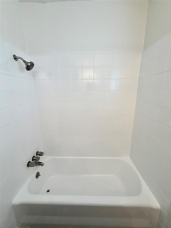 Building Photo - 3629 N MacGregor Way