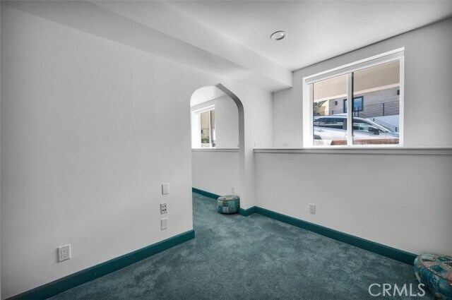 Building Photo - 225 33rd St