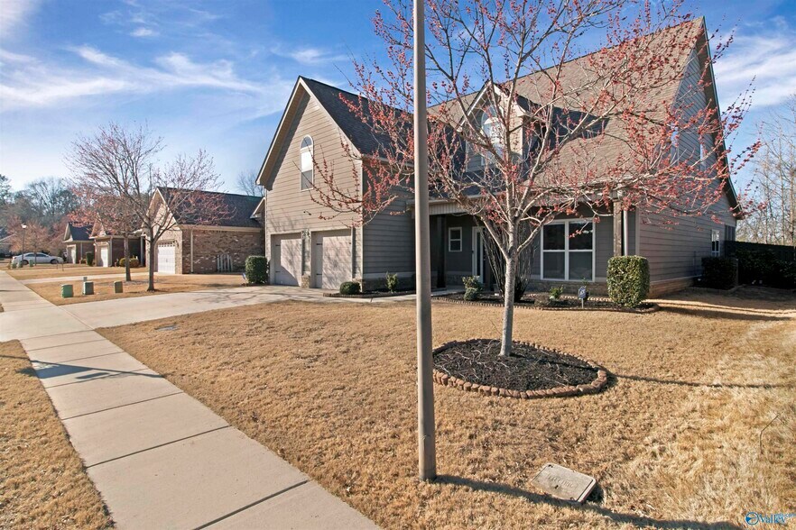 Building Photo - 110 Wolf Creek Trl SW
