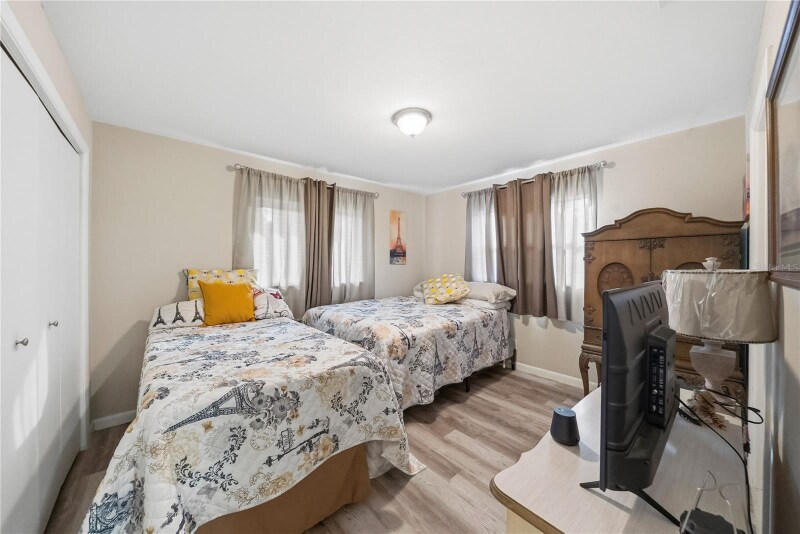 Building Photo - 2507 Bluegrass St