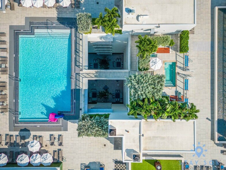 Building Photo - 777 N Ocean Dr