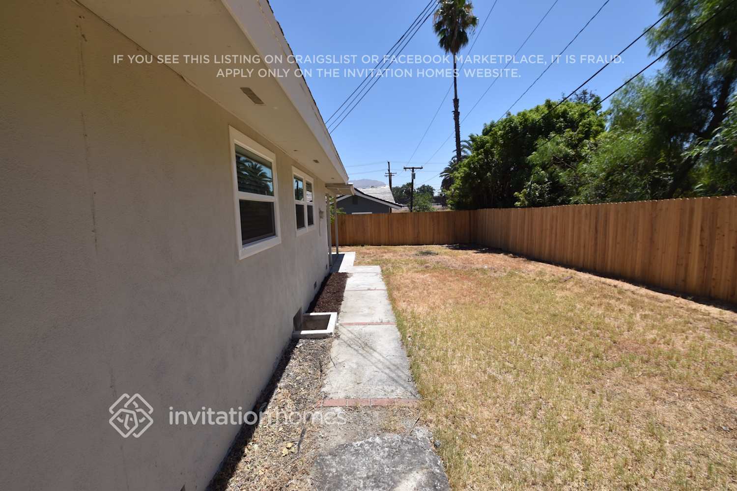 Building Photo - 3216 Knoll Way