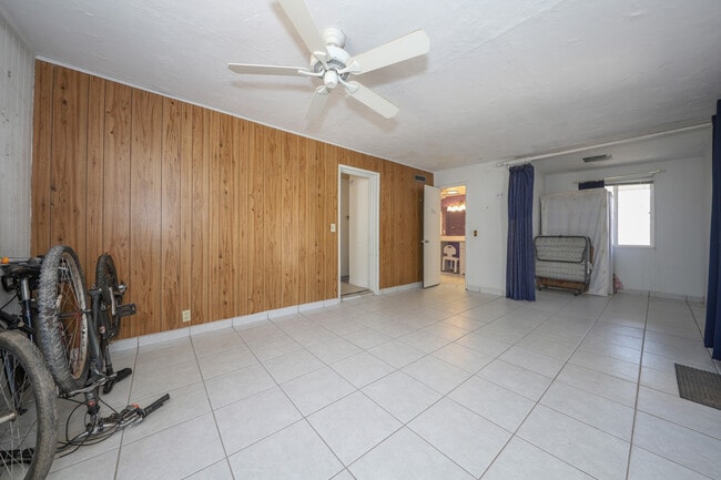 Building Photo - 3431 N Edith Blvd