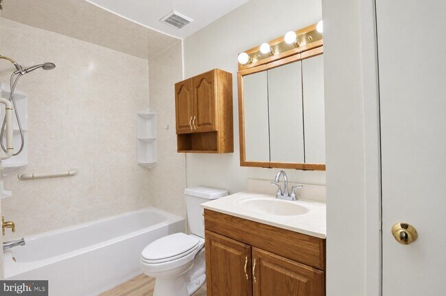 Building Photo - 6049 Forrest Hollow Ln