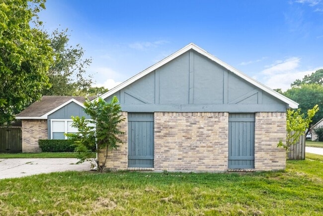 Building Photo - 21035 Rivershadows Ln