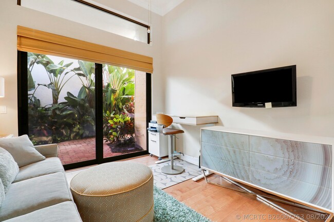 Building Photo - 210 Coral Cay Terrace
