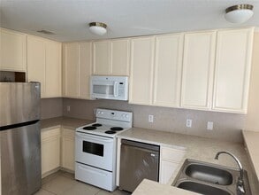Building Photo - 1625 Townhome Ln